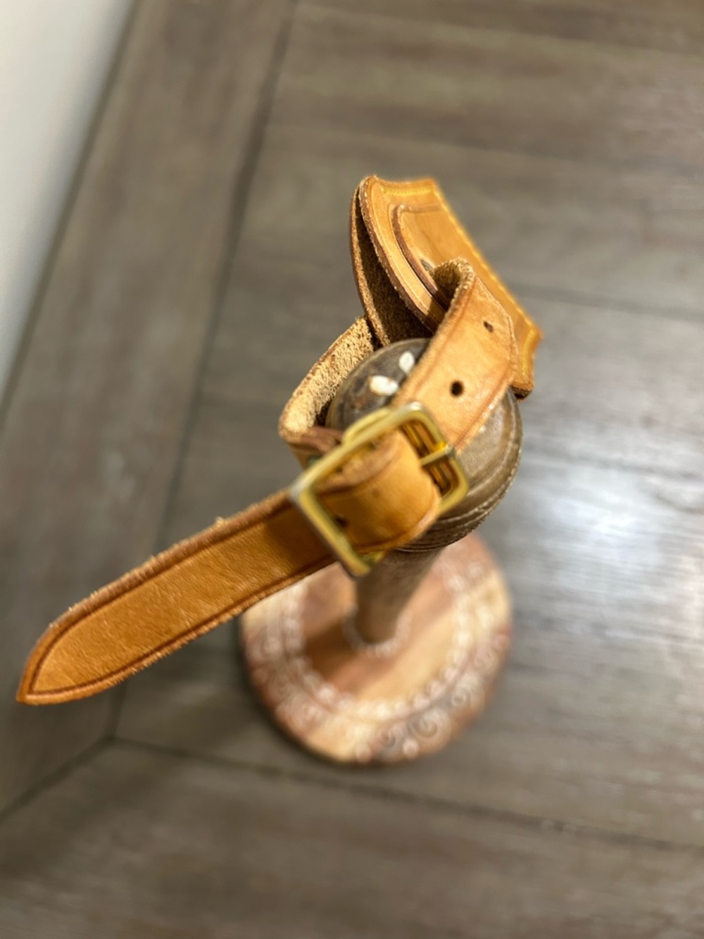 Louis Vuitton Tan Leather Luggage Tag with Yellow Stitching - Picture 2 of 4